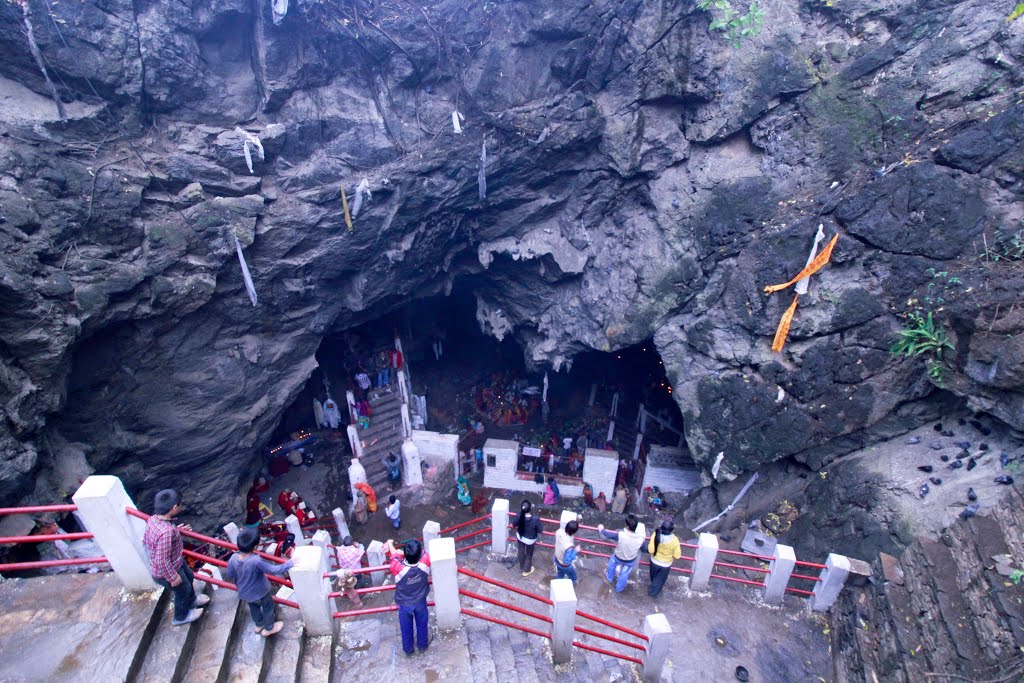 कोरोना कहरबीच हलेसीमा रामनवमी मेला, दर्शनार्थी तथा भक्तजनको घुइँचो