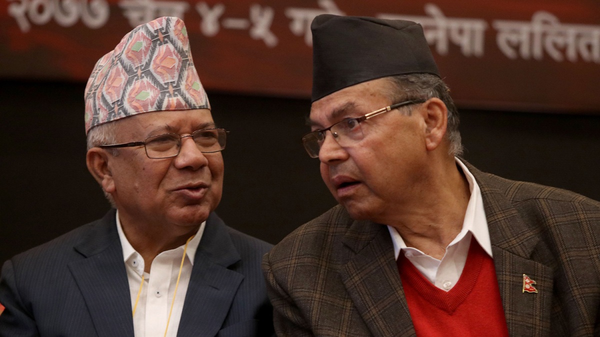 ओलीद्वारा पूर्व प्रधानमन्त्री तथा पार्टी प्रमुख खनाल–नेपालसहित ११ नेता एमालेबाट निष्काशित