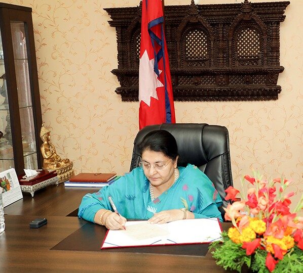 बहुमत पुर्‍याउन राष्ट्रपतिले दिएको समय आज सकिँदै, काे बन्ला नयाँ प्रधानमन्त्री?