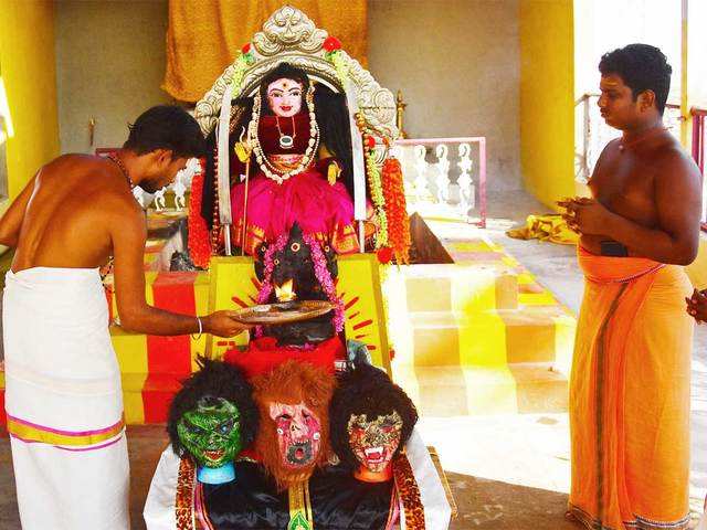‘कोरोना देवी’ को पूजा