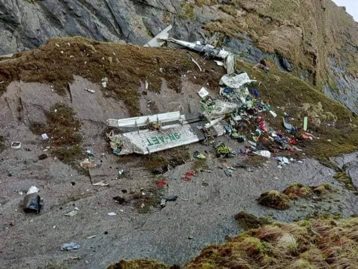 दुर्घटनाग्रस्त अवस्थामा भेटियो तारा एयरको विमान