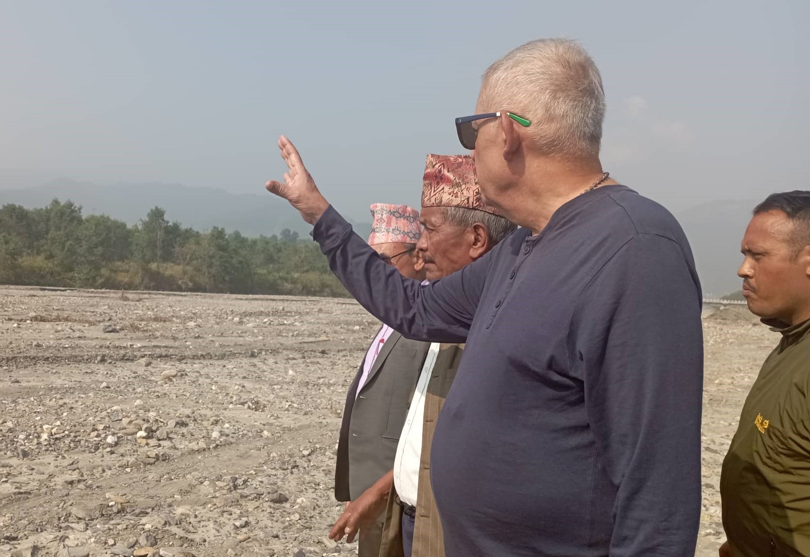 केरुङ्गे खोलाको समस्या समाधान गर्ने डा कोइरालाको प्रतिबद्धता