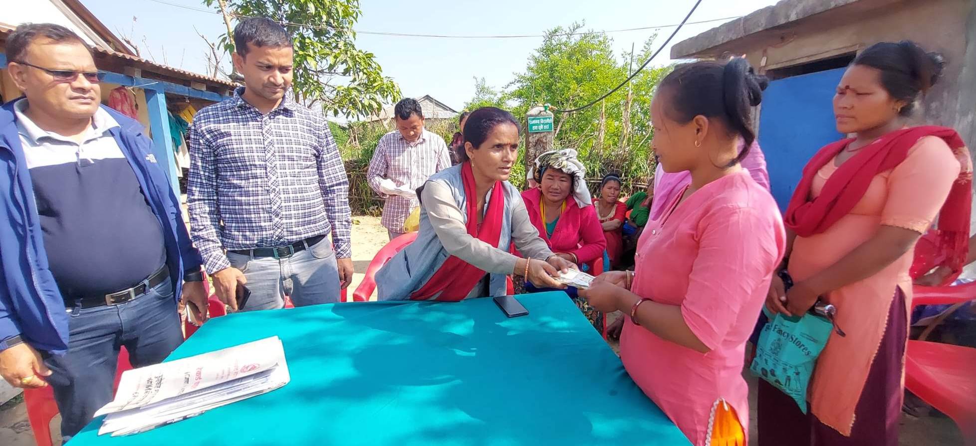 हुप्सेकोट गाउँपालिकामा अपाङ्ग र विपन्न नागरिकको निःशुल्क स्वास्थ्य बीमा