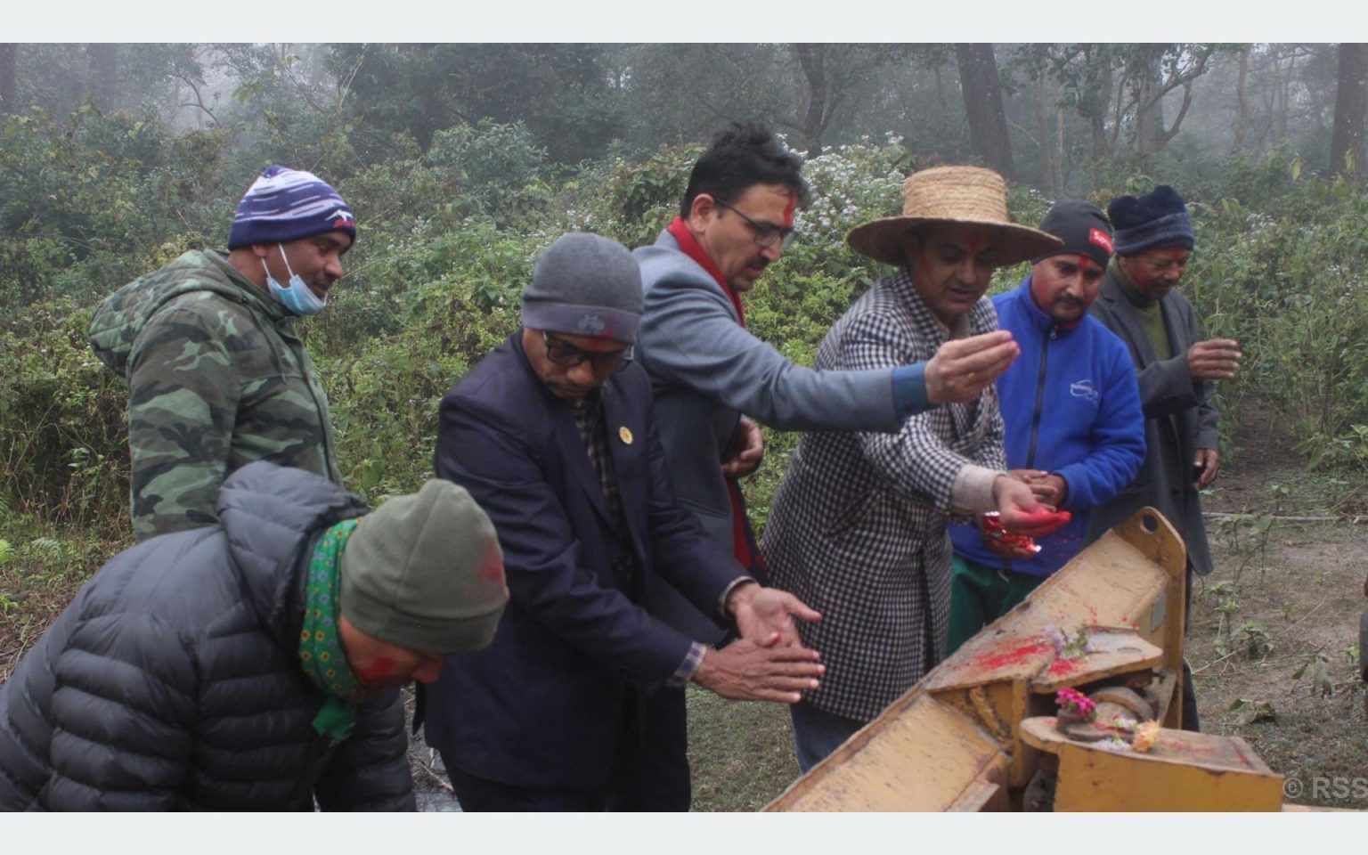 अब नवलपुरबाट चितवन निकुञ्जमा जङ्गल सफारी