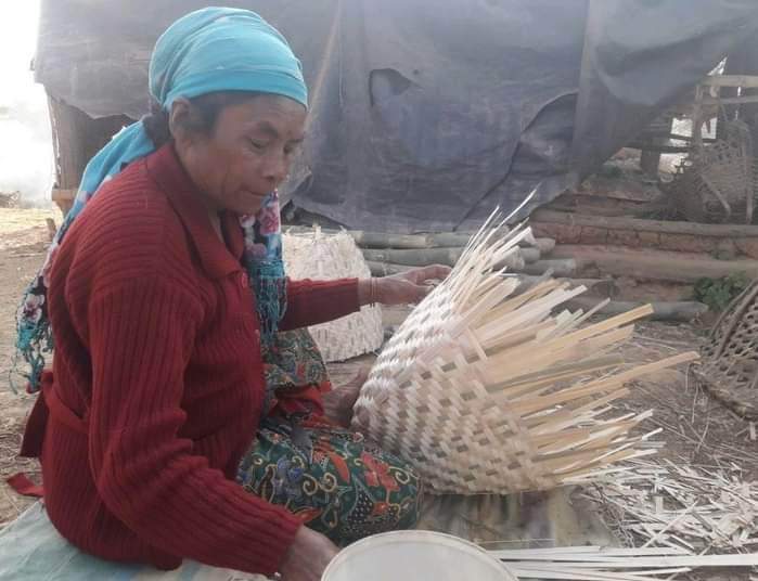 भुजेल गाँउको चिन्ताःबाँसबाट बनाएको सामग्रीले मूल्य पाएन   