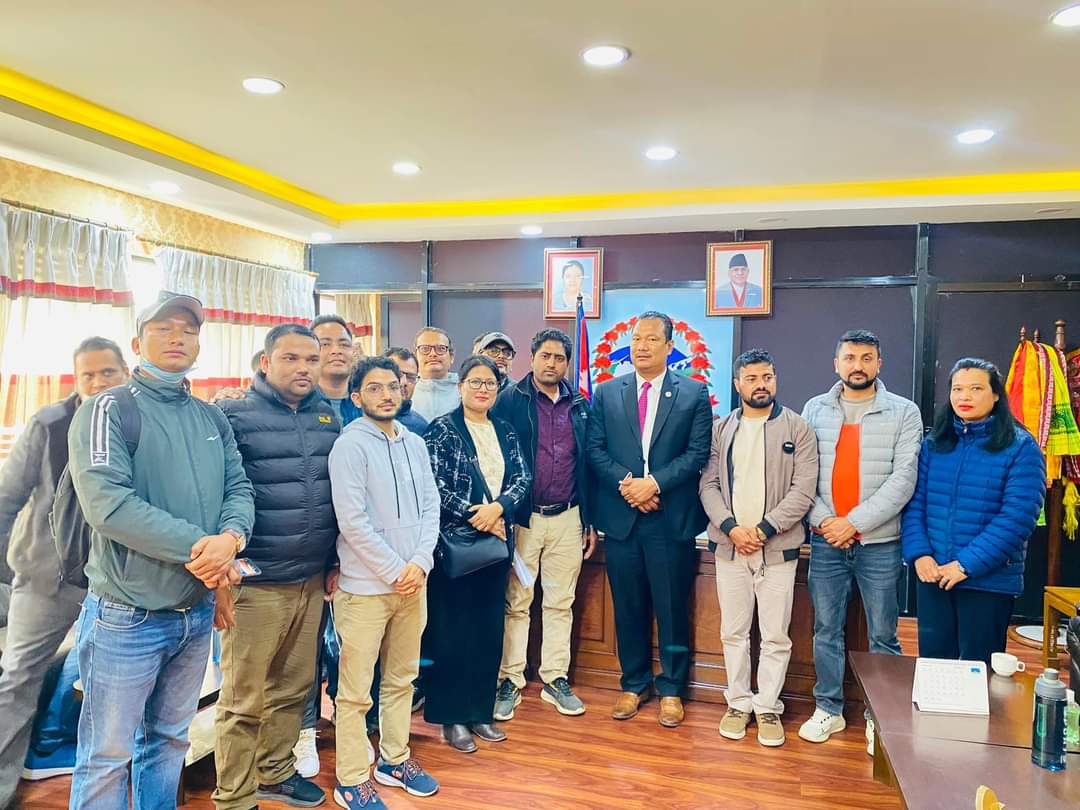 संघीय निजामती सेवा ऐनका सम्बन्धमा मन्त्रीलाई लेखाअधिकृतहरुको ज्ञापनपत्र
