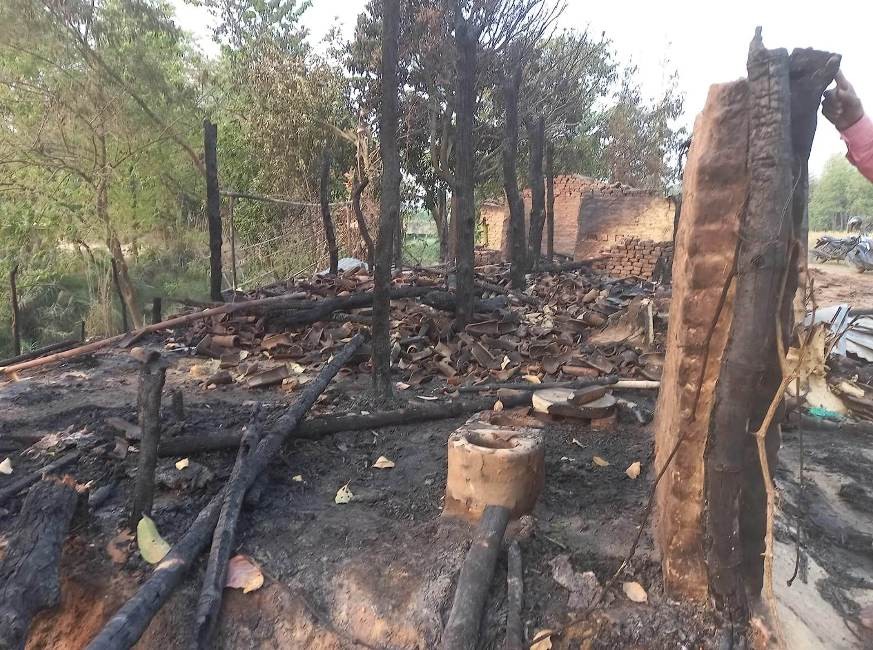 बर्दघाट मझौनीमा आगालागी, २ घर जलेर नष्ट