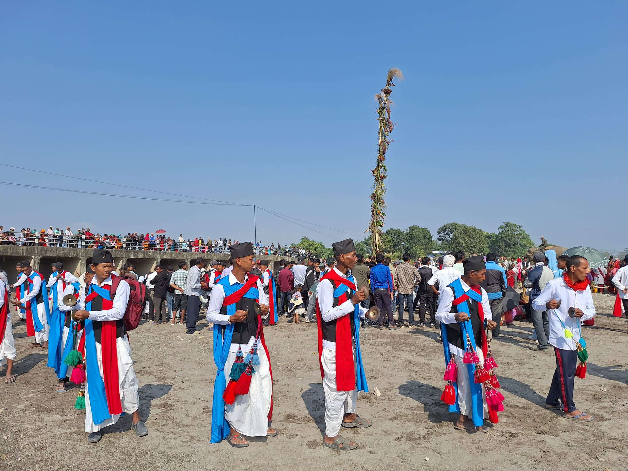 मेडरी नाचको संरक्षणमा जुट्दै मध्यविन्दुका थारु समुदाय