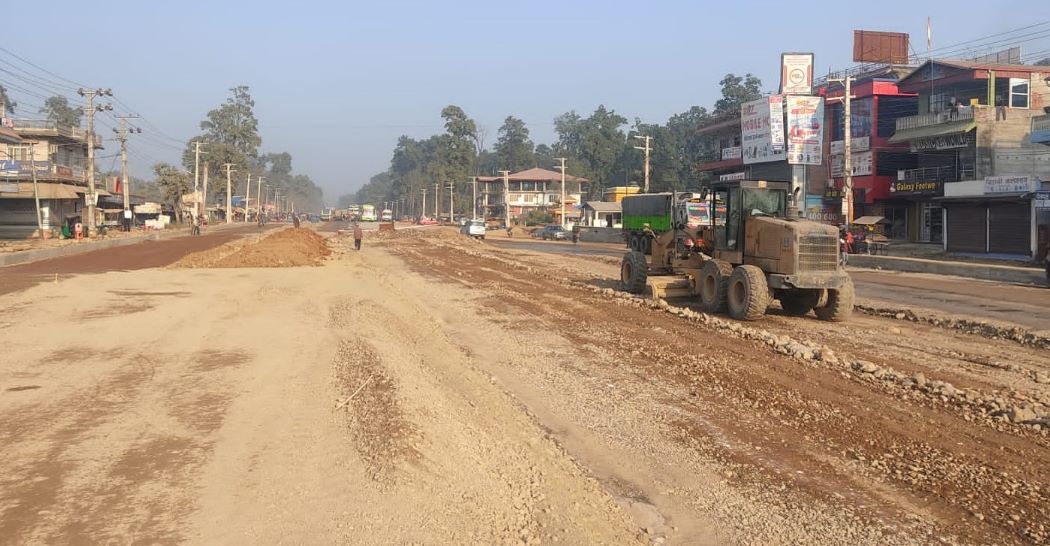 नारायणगढ-बुटवल सडकखण्ड : म्याद सकिन ६ महिना बाँकी रहँदा आधामात्रै काम