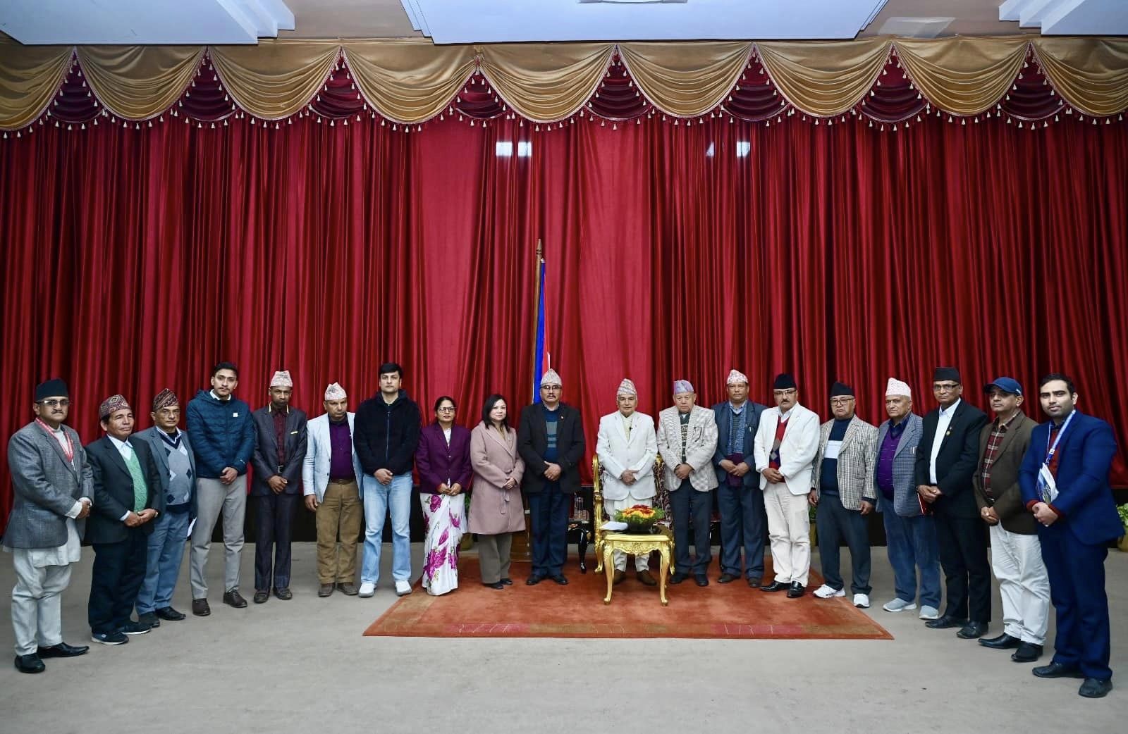 राष्ट्रपतिसमक्ष नवलपुरको डेलिगशन