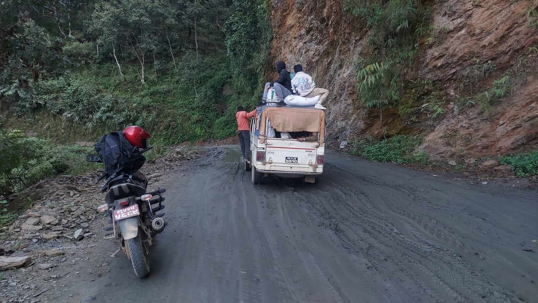 डेढगाउँ–झ्यालबास खण्ड कात्तिक भित्र सम्पन्न गर्ने लक्ष्य