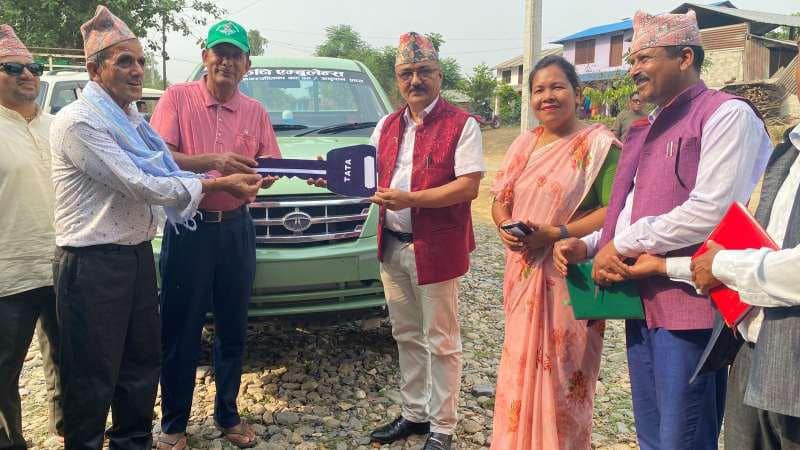 मध्यविन्दु नगरपालिकामा किसानलाई अनुदानमा कृषि एम्बुलेन्स