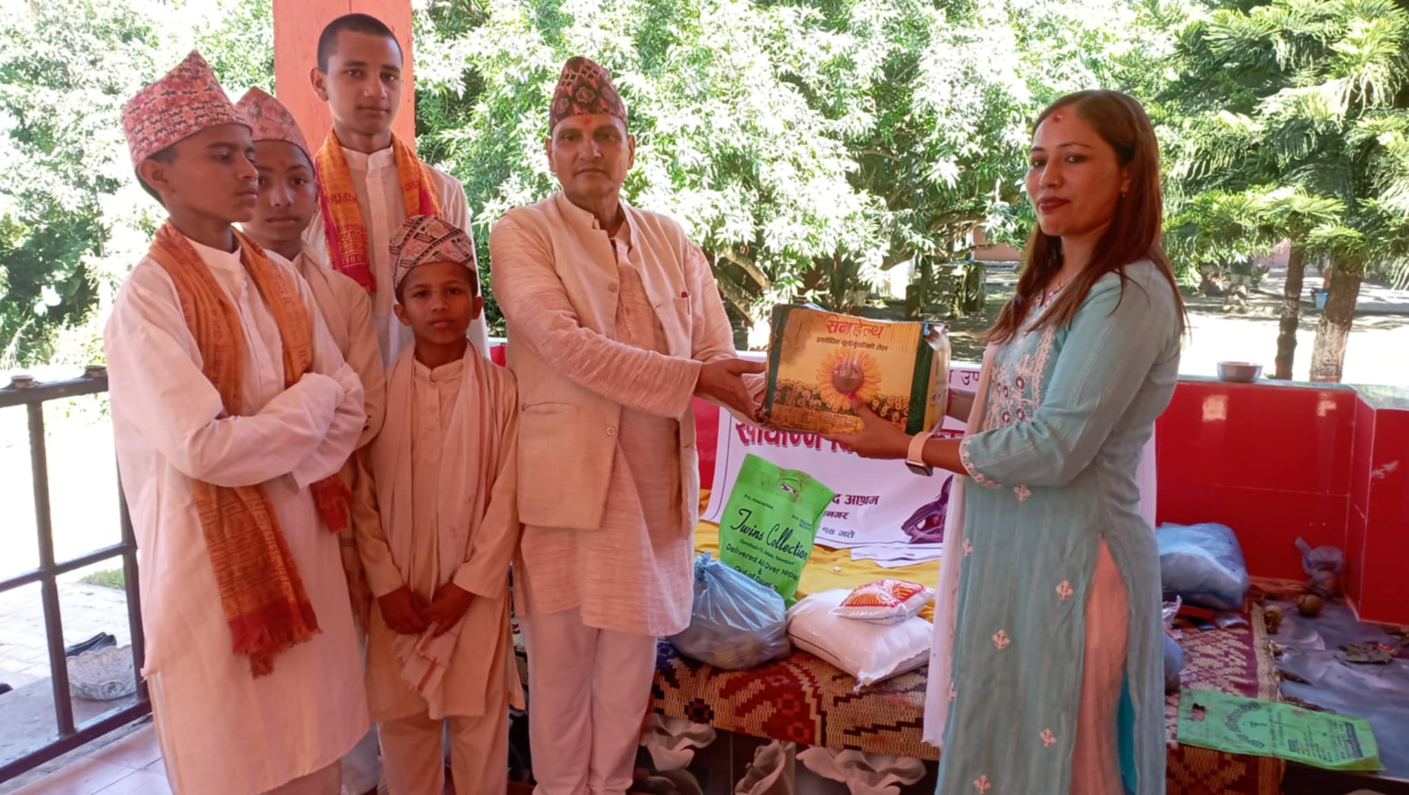 जन्मदिनको अवसरमा आश्रममा  खाद्यान्न