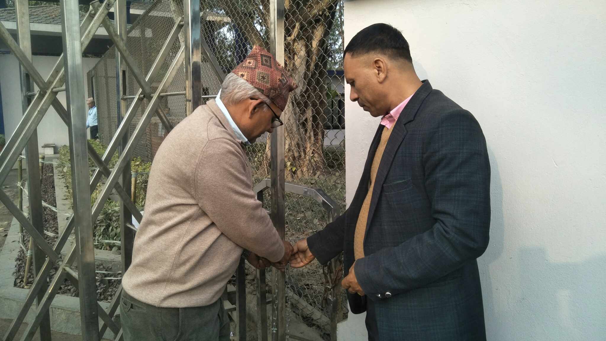 सहमति पछि चौधरी उद्योग ग्राममा लगाइएको ताला खुल्यो