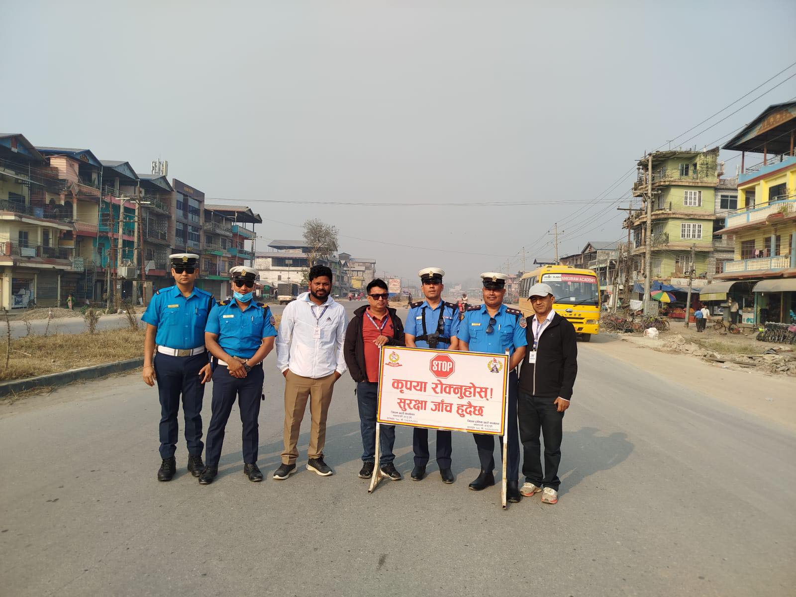 नवलपुरमा यातायात कार्यालय र ट्राफिक प्रहरीको  संयुक्त चेकजाँच 