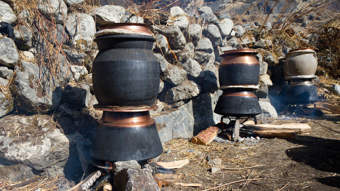 मदिरा बनाए एक लाख जरिबाना