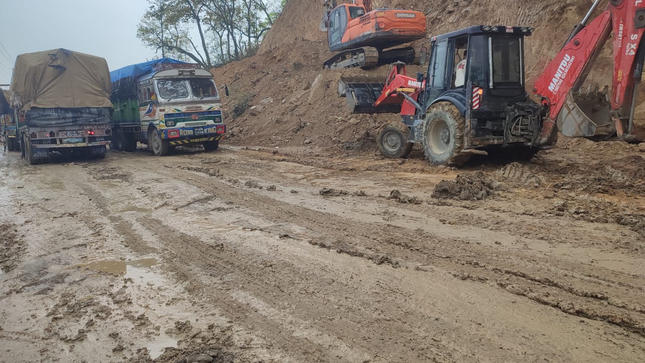 बुटवल–नारायणगढ सडक खण्ड अवरुद्ध