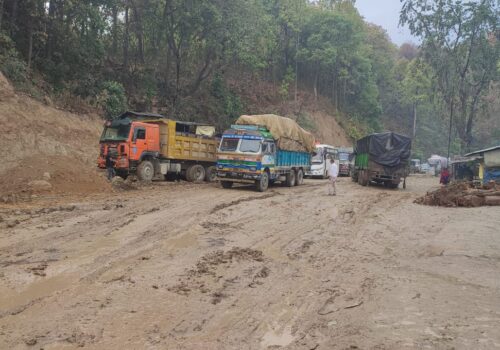 दाउन्ने सडक खण्ड अवरुद्ध