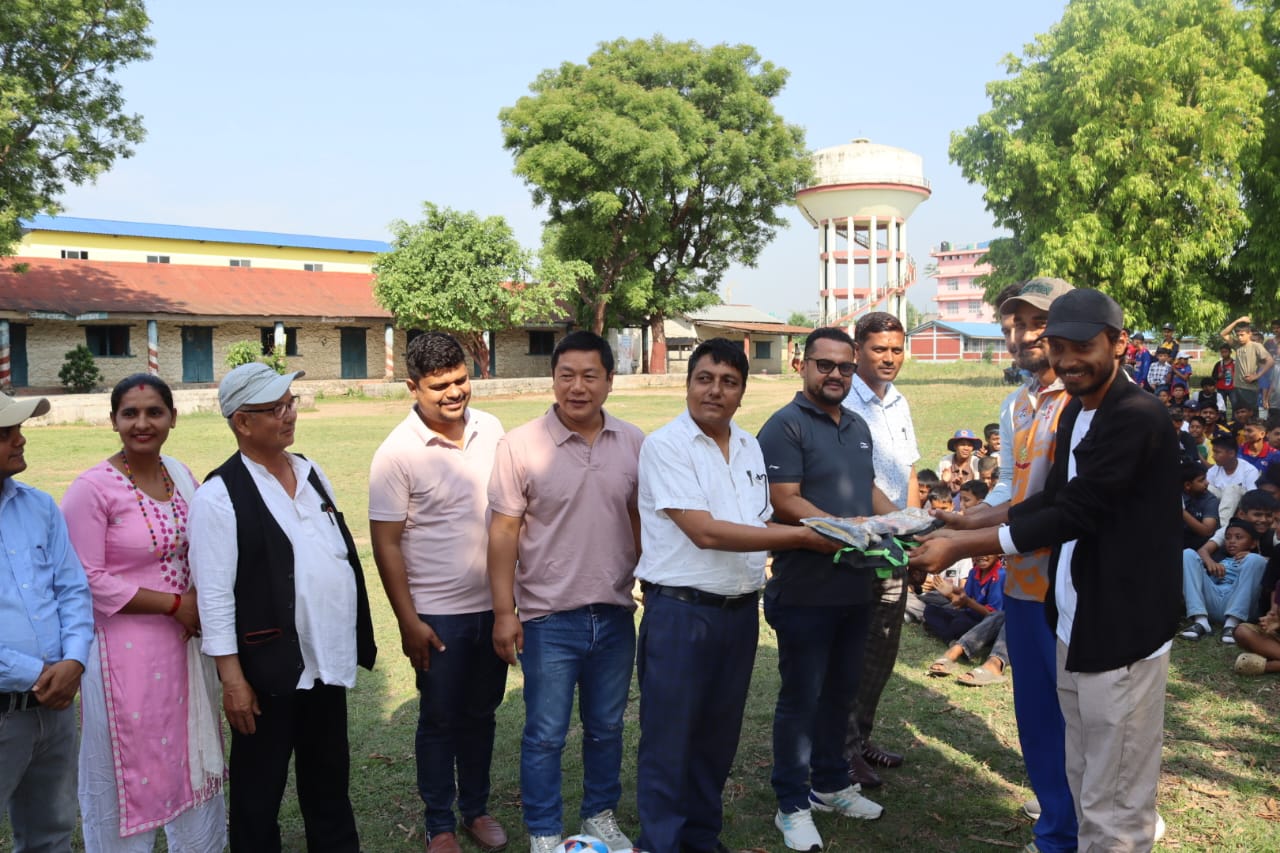 देवचुलीमा दुई सय भन्दा बढी बालबालिकालाई फुटबल र क्रिकेट प्रशिक्षण सुरु