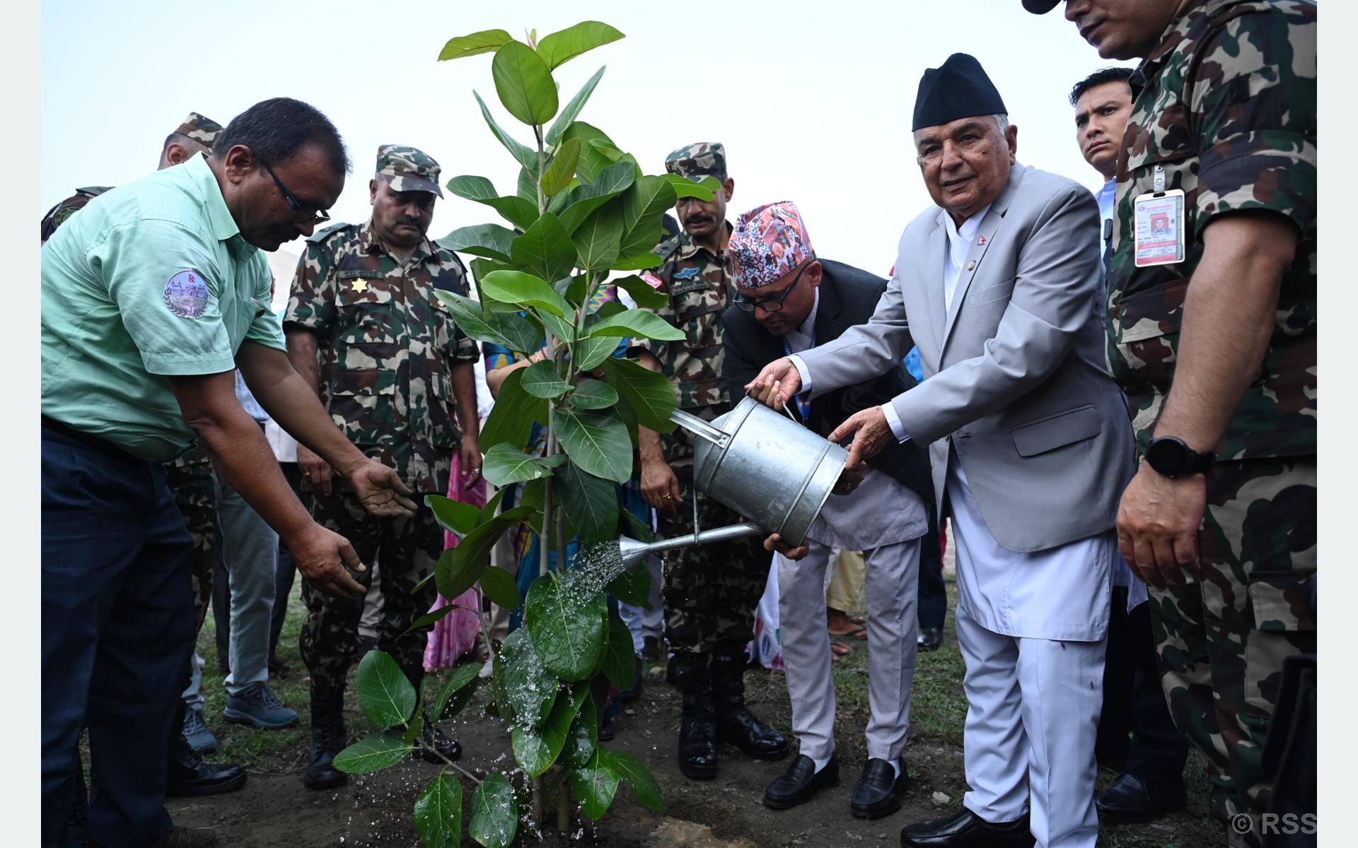 संस्थामा अनुशासन र कर्तव्यपरायणता भए मात्रै चुरे संरक्षणको काम प्रभावकारी हुन्छ : राष्ट्रपति पौडेल