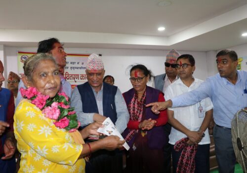 कावासोती नगरपालिका-४ का २५ भूमिहीन परिवारलाई लालपुर्जा 