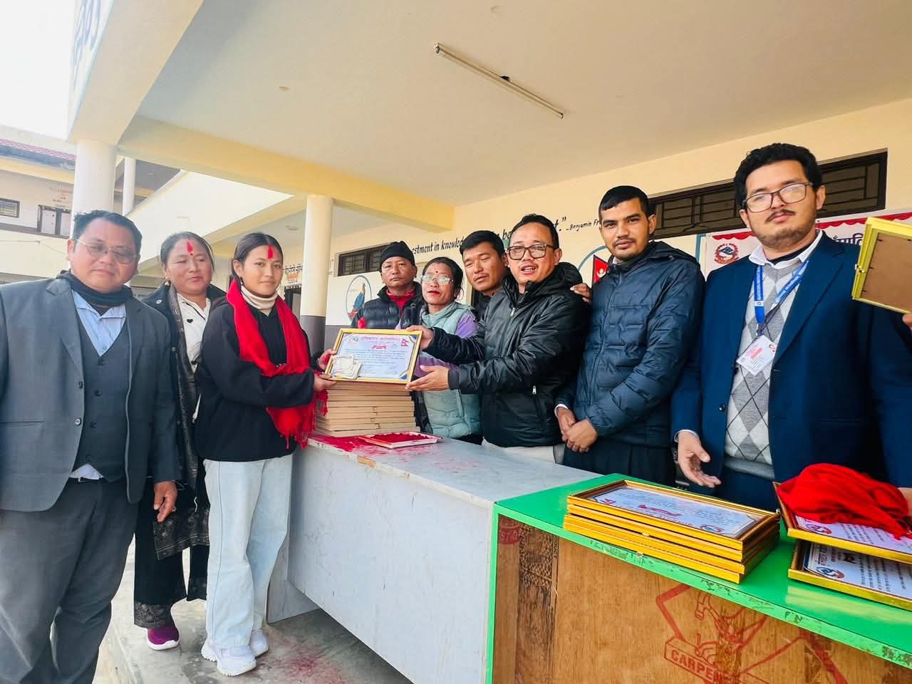 बुलिङटार गाउँपालिकाद्वारा उत्कृष्ट विद्यार्थी, शिक्षक, विद्यालय र खेलाडी सम्मानित